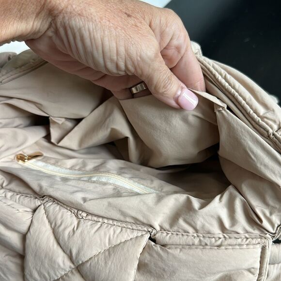 New puffer crossbody shoulder handbag purse neutral designer-look tan gold-tone - Picture 14 of 14